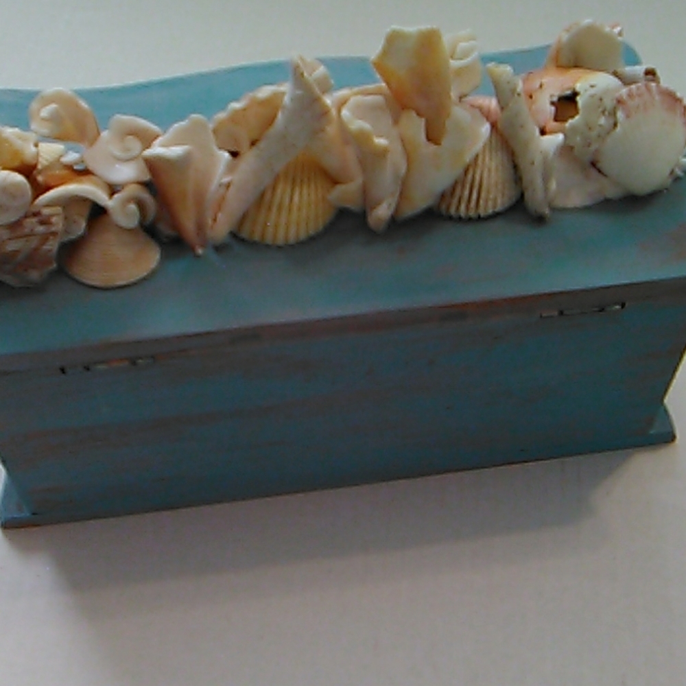 Hand made wooden shell box - Picture 7 of 8